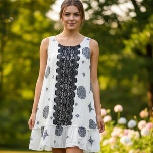 BOHEMIAN RETRO BLACK/WHITE SLEEVELESS SUMMER DRESS. SIZE L
